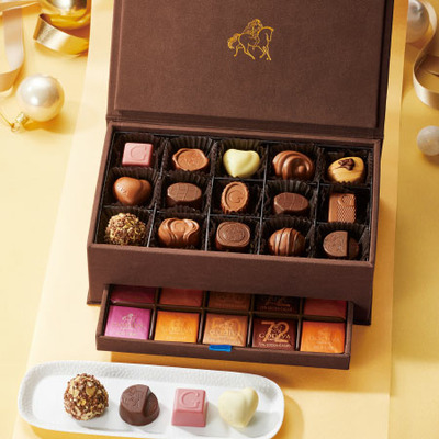 【旬ギフト】ゴディバ グランプラス59粒入と今治フラワータオルH_補足画像01