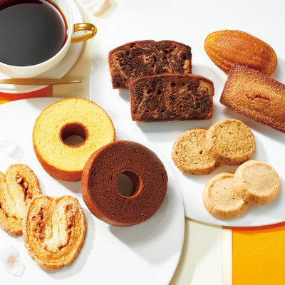 【旬ギフト】パティスリー キハチ たまひよ限定アソートボックスBと今治タオルI_補足画像01