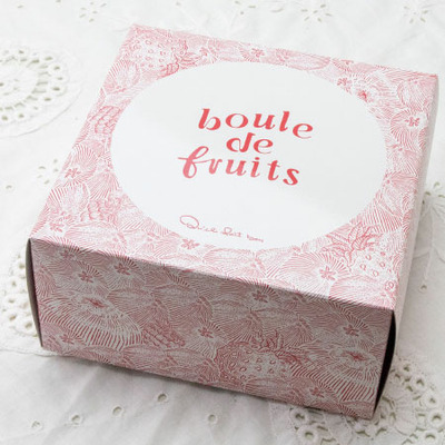 【旬ギフト】名入れ木製ダブルフォトフレームとキル フェ ボン ブール ドゥ フリュイ アソート20個入_補足画像05