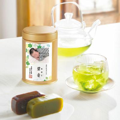 【旬ギフト】伊藤茶園 写真＆名入れ初摘新茶2缶〈若葉〉とプルミエ ブランシェ_補足画像01