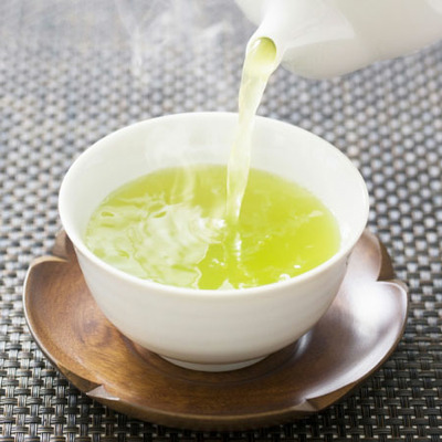 【旬ギフト】伊藤茶園 名入れ初摘新茶2缶〈若葉〉とプルミエ アミュゾン_補足画像04