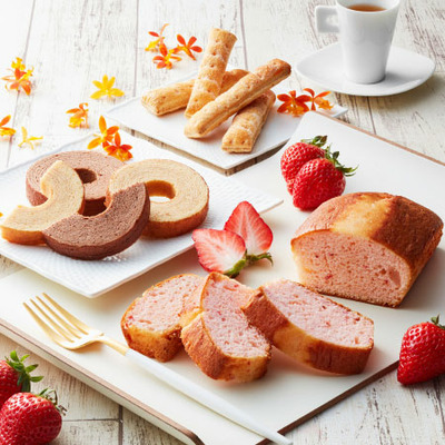 【旬ギフト】「ひよこクラブ」なりきり表紙 写真＆名入れカタログ ウルアオ アルシノエとあまおう苺パウンドケーキ＋アンドスイーツガーデン_補足画像08