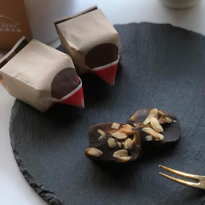 【旬ギフト】金澤文鳥 名入れ羊羹5個入（加賀棒茶）_補足画像01