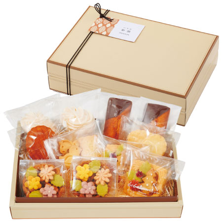 【旬ギフト】ベベナチュール 名入れ季節の焼菓子セット（ポインセチア）C