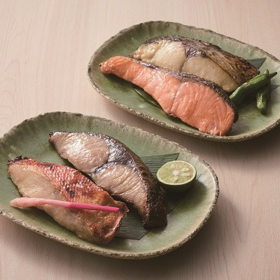 【旬ギフト】「ひよこクラブ」なりきり表紙 写真＆名入れカタログ ウルアオ バジーリアとICHIBIKOジャムクッキーといちごミルクのギフト_補足画像04