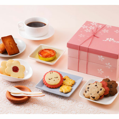 【旬ギフト】桜珈琲 名入れ 焼菓子＆コーヒー2段セット_補足画像01